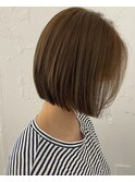 ぱつっと切りっぱなしボブ×透けベージュ
