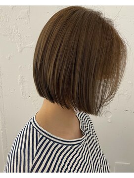 カウチ 板橋本町店(kauti) ぱつっと切りっぱなしボブ×透けベージュ