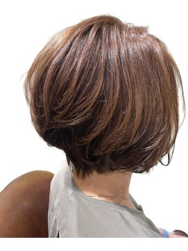 アイズ(aiz) 上品な大人可愛いショートボブ♪