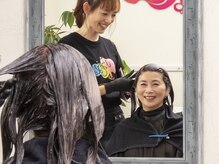 オーガニックオイルやハーブエキスを配合した最高品質のカラー剤