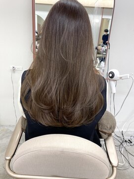 テオ(Theo) Theo/ロングレイヤースタイル/ラベンダーグレー/ゆるっとカール