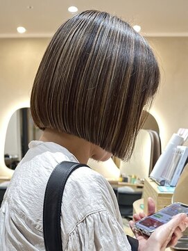 ヒビヲ(HIBIO) ショートボブハイライトカラーオージュアダブルカラーハイトーン