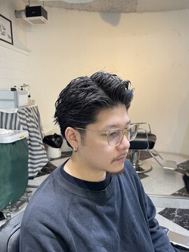 メリケンバーバーショップ フクオカ(MERICAN BARBERSHOP FUK) ハイライトマッシュパーマウルフアッシュブラック