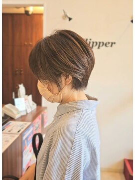 クリッパーループ(Clipper) 40代からの誰でも似合わせ『大人ボブ』×『白髪ぼかし』カラー
