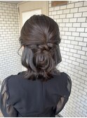 ハーフアップ　ミディアムヘア　結婚式ヘア　お呼ばれヘア