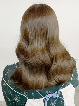 ミリ(mm) レイヤーカット/ウェットヘア/オリーブベージュ