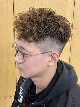 ニアウ 伊勢崎連取店(Niau) 波巻きスパイラルパーマツイストスパイラルパーマシャドウパーマ