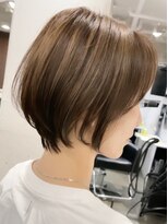 表参道大人ショートボブ顔周りレイヤーカットくびれショート40代