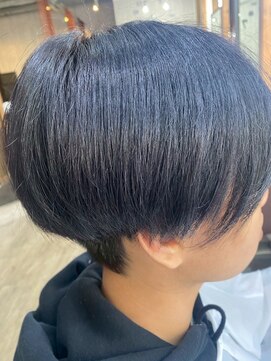 ビーチェ 小岩(Bice) 丸みシルエットのナチュラルマッシュ/ツーブロック/刈り上げ