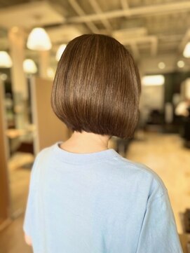 イルファ セイユウ 上野芝店(ehl:fa SEIYU) 前下がりボブ