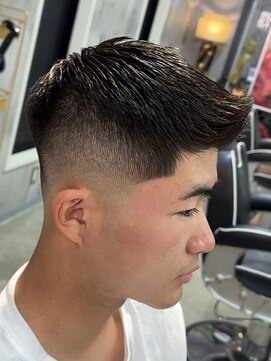 メイン(MENIN) 【Insta@zen__4_4】フェザーアップ[相模大野/町田/フェード]