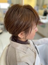 アップリップスダブリュー(Uplips.w) 大人女性オススメ！小顔耳掛けショート