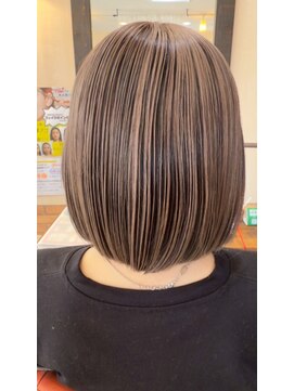 ヘアスタジオブービー ツヤ感ハイライトボブ