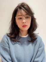 ヴィヴィ(VIVIE)&nbsp;大人ガーリー似合わせミディアムレイヤーカットダークアッシュ