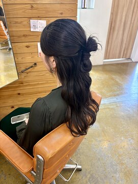 サイン ハニー(Sign honey) ハーフアップシニヨン