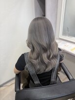ヘアーガーデン アストレア(HAIR GARDEN ASTRAEA) ブリーチありシルバーグレー