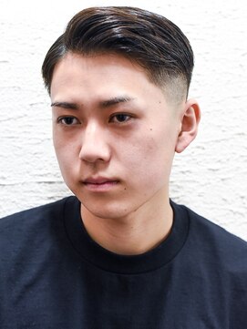 メリケンバーバーショップ コウベ(MERICAN BARBERSHOP KOBE) ショートレイヤーかき上げソフトツーブロックビジネス