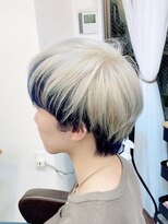 ベラ(Bella)&nbsp;【Bella吉祥寺】シルバーカラー/インナーカラー/マッシュウルフ