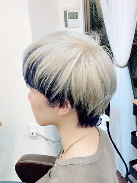 ベラ(Bella) 【Bella吉祥寺】シルバーカラー/インナーカラー/マッシュウルフ