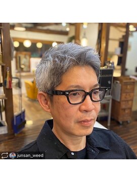 ウィード(WEED) 毛束感が決め手!アラフィフグレイショート☆アップバング