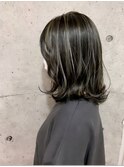 白髪ぼかしハイライト×シルキーべージュ×外ハネボブ