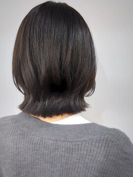 バッカ(BACCA) 黒髪、ナチュラルくびれボブ