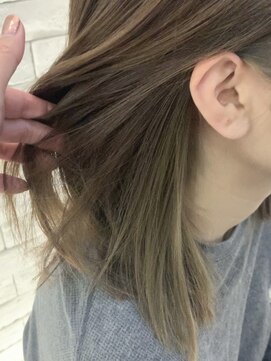 ヴァイブス(vibes) ベージュイヤリングカラー