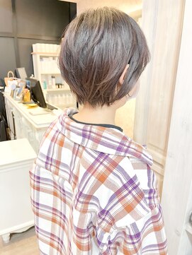 キャアリー(Caary) 福山市美容室Caary人気　アッシュブラウン フワッとショート