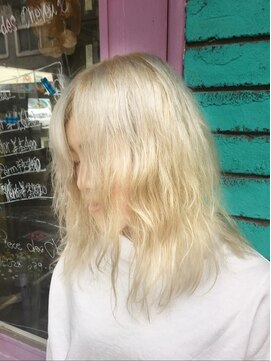 ピエスデシュブー(piece des cheveux) ケアブリーチ3回で作るブロンドヘア