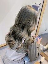 リノショアーズ 日本大通り店(RINOSHORES)&nbsp;【ブリーチ＋ワンカラー】オリーブグレージュ/セミロング