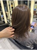透明感アッシュで大人かわいいミディ