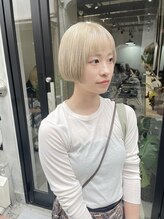 ニト(nito.) ホワイトベージュ×ショートボブ