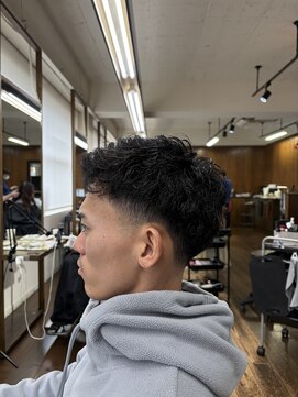 ヘアーサロン リバース(Hair Salon Rebirth) テーパーフェード