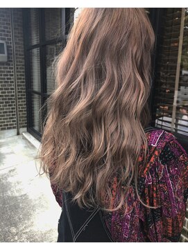 ヘアデザイン ソラ(Sola) ハイトーンモカベージュ×ゆるふわロングウェーブヘア