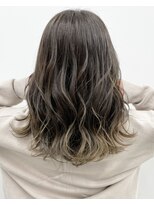 アライブ キチジョウジ(ALIVE Kichijoji)&nbsp;ナチュラルな筋感のバレイヤージュカラー