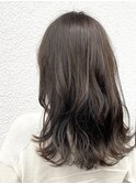 オリーブベージュ