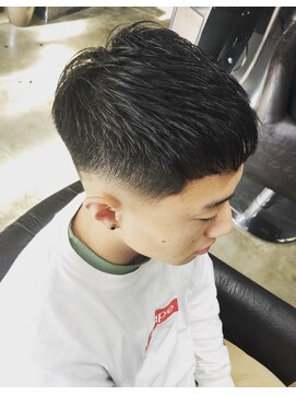 ヴァーヴヘアーファウンデーション(Verve Hair Foundation) スキンフェード(ローフェード)