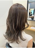 オリーブグレージュ×くびれヘア