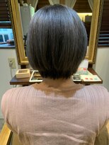 ネウィサリュー 立川(newi saLyu)&nbsp;大人可愛い20代30代40代小顔ワンサイドショートボブ丸み前下がり