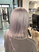 コワファーストナガサキシャンプーボーイ(COIFF1RST NAGASAKI SHAMPOO BOY)&nbsp;ブリーチ2回 ホワイトカラー