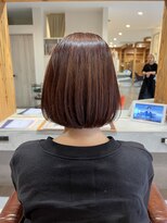 アドラーブル 駅南店(adorable)&nbsp;20代30代前下がりショートツヤ感ボブウルフレイヤーカット