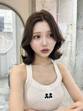 シーシンジュク 新宿南口(Sea shinjuku) ミディアム×暗めカラー[デザインカラー/フェイスフレーミング]