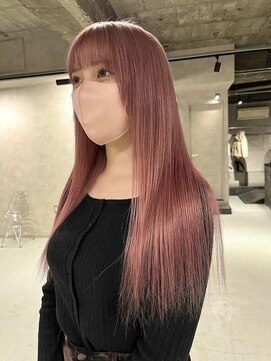 美髪ロングホワイトピンクカラー