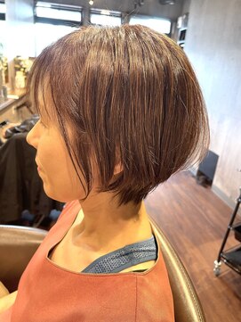 フォーシー(Four C) ショートボブ