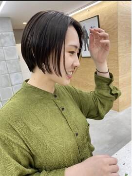 トゥコ(tuco) オリーブカラー　ショートボブ