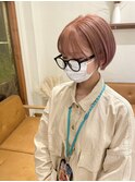 ピンクベージュ