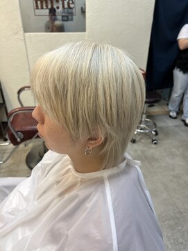 ミーテ(mi:te) ハイトーンウルフカット