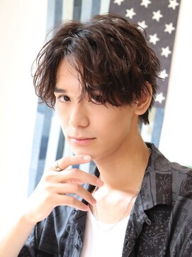 ネイビー(NAVY) 大人の波巻きパーマ 色気抜群のセンターパート