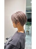 刈り上げショート×ハイトーンカラー