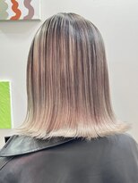 デート 下北沢(DATE) ダブルカラーミルクティーベージュカラーケアブリーチミニボブ